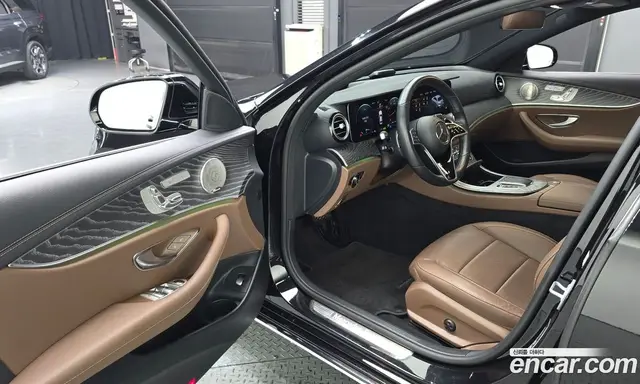 Mercedes-Benz E-Class 2022 2.0 автомат (гидро), миниатюра 10