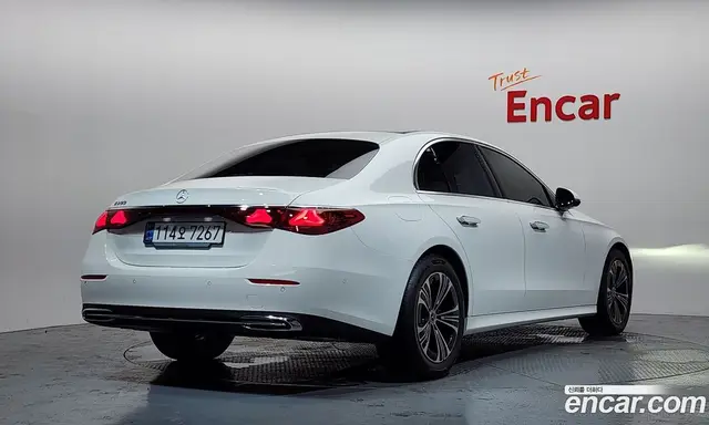 Mercedes-Benz E-Class 2024 2.0 автомат (гидро), миниатюра 2