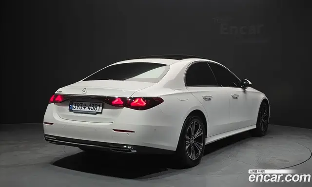 Mercedes-Benz E-Class 2024 2.0 автомат (гидро), миниатюра 2