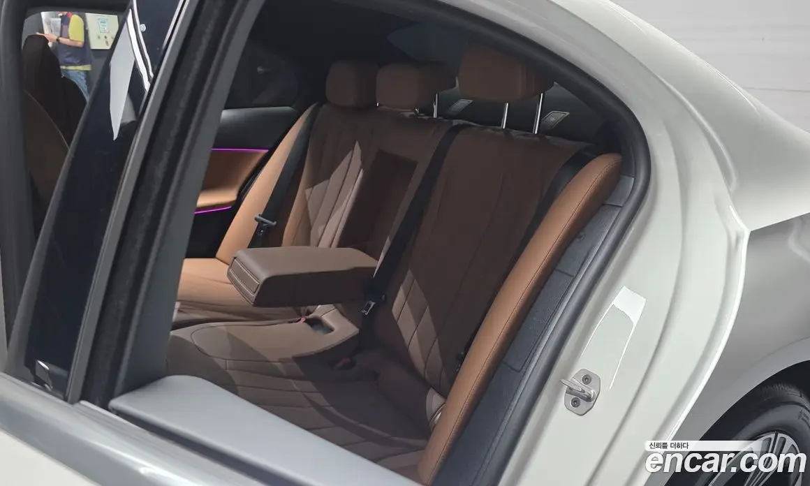 Mercedes-Benz E-Class 2024 2.0 автомат (гидро), фото 16