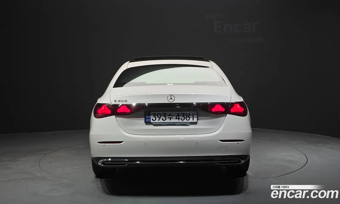 Mercedes-Benz E-Class 2024 2.0 автомат (гидро), фото 4