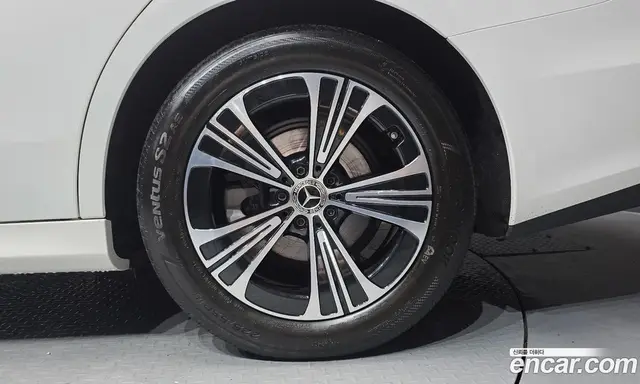 Mercedes-Benz E-Class 2024 2.0 автомат (гидро), миниатюра 7