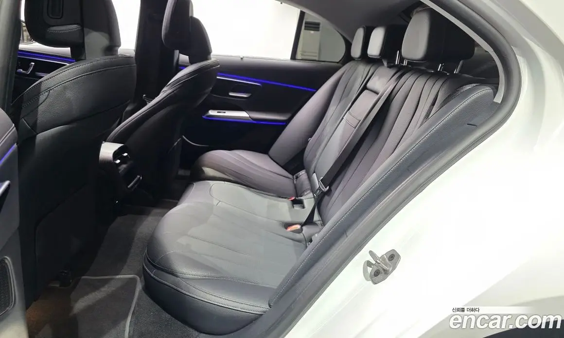 Mercedes-Benz E-Class 2024 2.0 автомат (гидро), фото 17