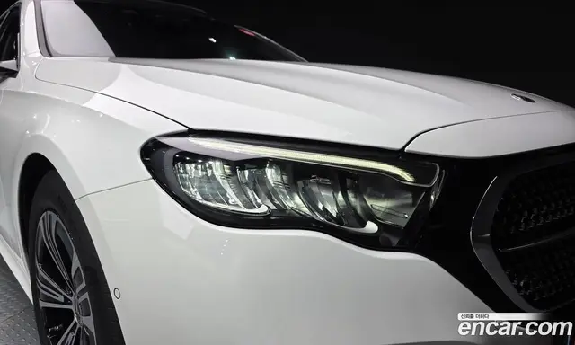 Mercedes-Benz E-Class 2024 2.0 автомат (гидро), миниатюра 8