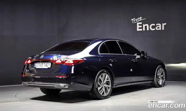 Mercedes-Benz E-Class 2024 2.0 автомат (гидро), миниатюра 2