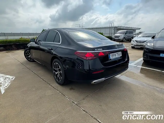 Mercedes-Benz E-Class 2025 2.0 автомат (гидро), миниатюра 2