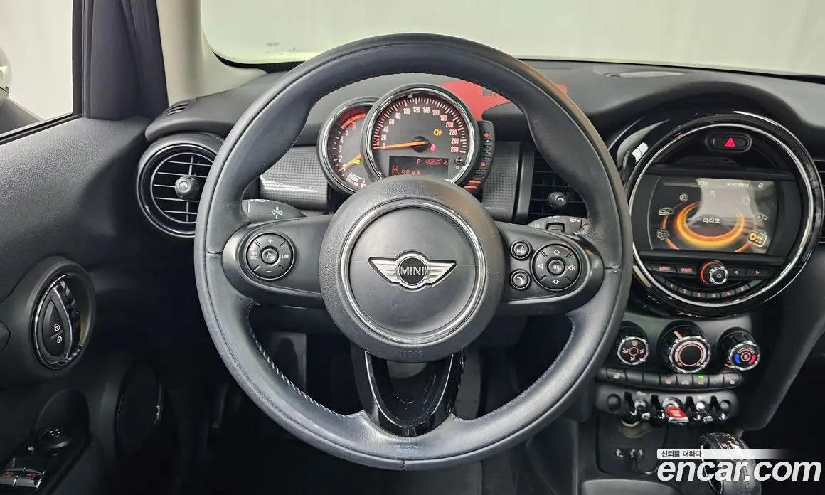 Mini Cooper 2016 1.5 автомат (гидро), фото 12