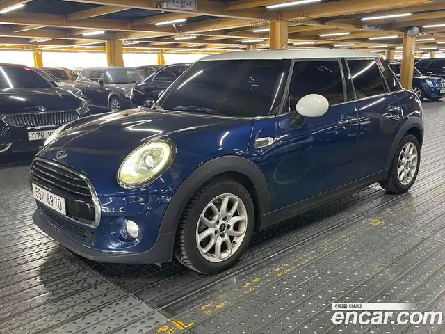 Mini Cooper 2018 1.5 автомат (гидро), миниатюра 1