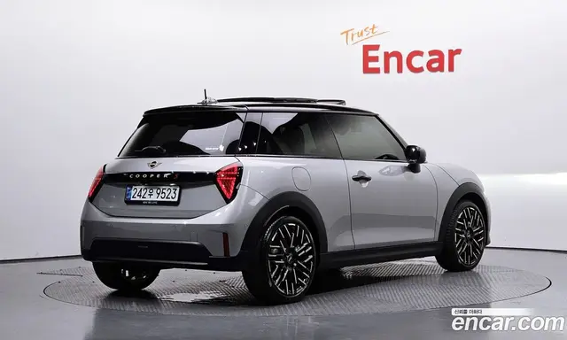 Mini Cooper 2024 2.0 автомат (гидро), миниатюра 1
