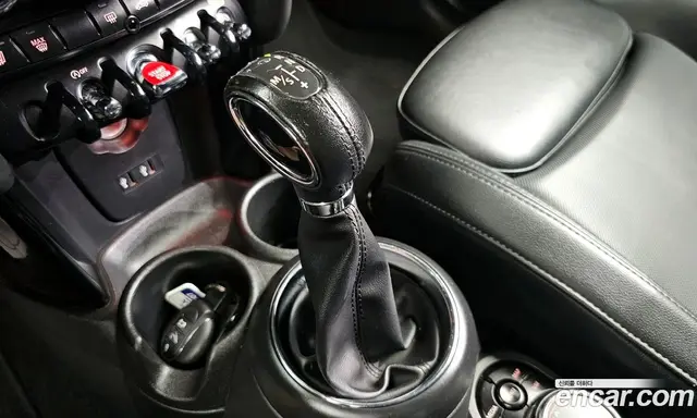 Mini Cooper Convertible 2019 1.5 автомат (гидро), миниатюра 9 Mini Cooper Convertible 2019 1.5 автомат (гидро), миниатюра 9