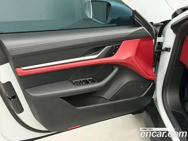 Porsche Taycan 2025 0.2 автомат (гидро), миниатюра 12