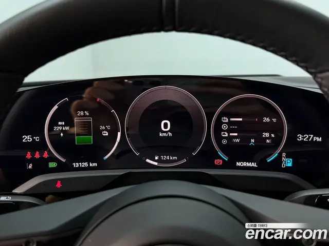 Porsche Taycan 2025 0.2 автомат (гидро), миниатюра 8