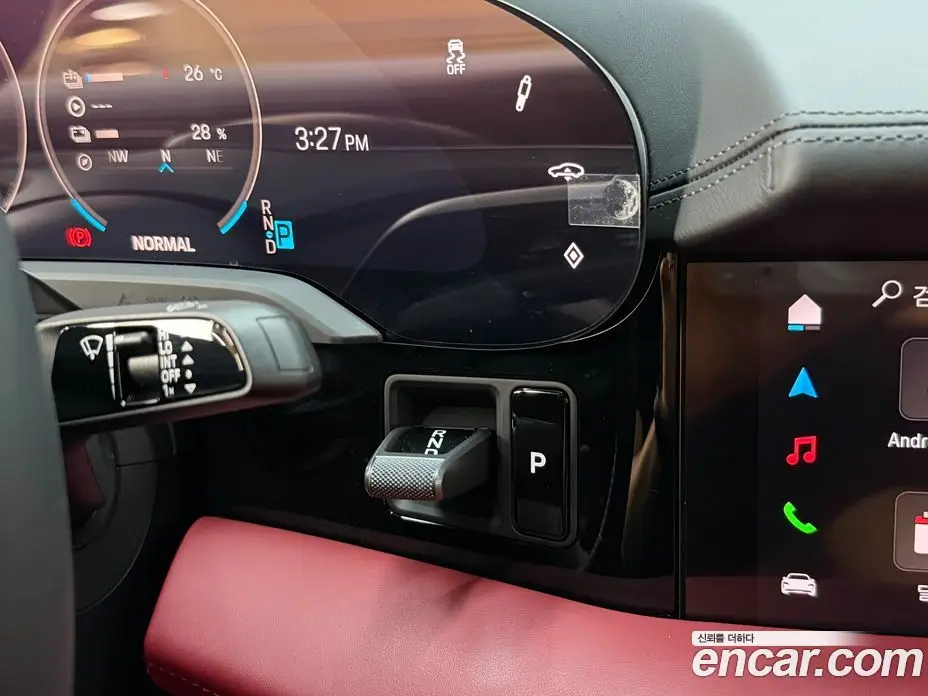Porsche Taycan 2025 0.2 автомат (гидро), фото 9