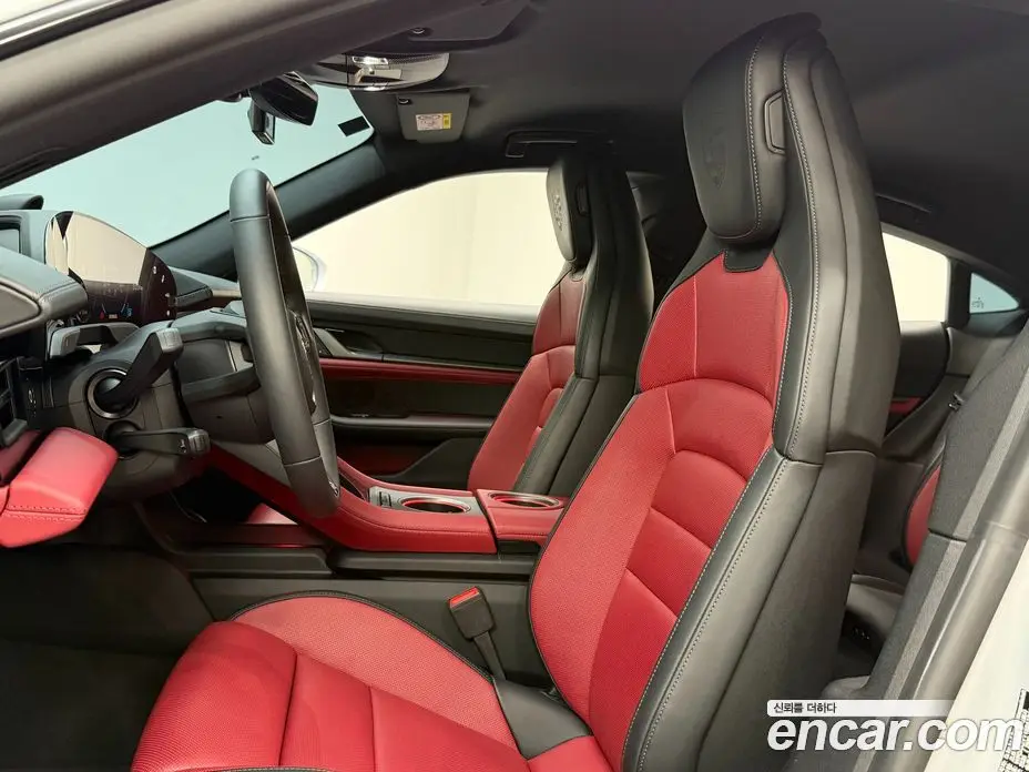 Porsche Taycan 2025 0.2 автомат (гидро), фото 10