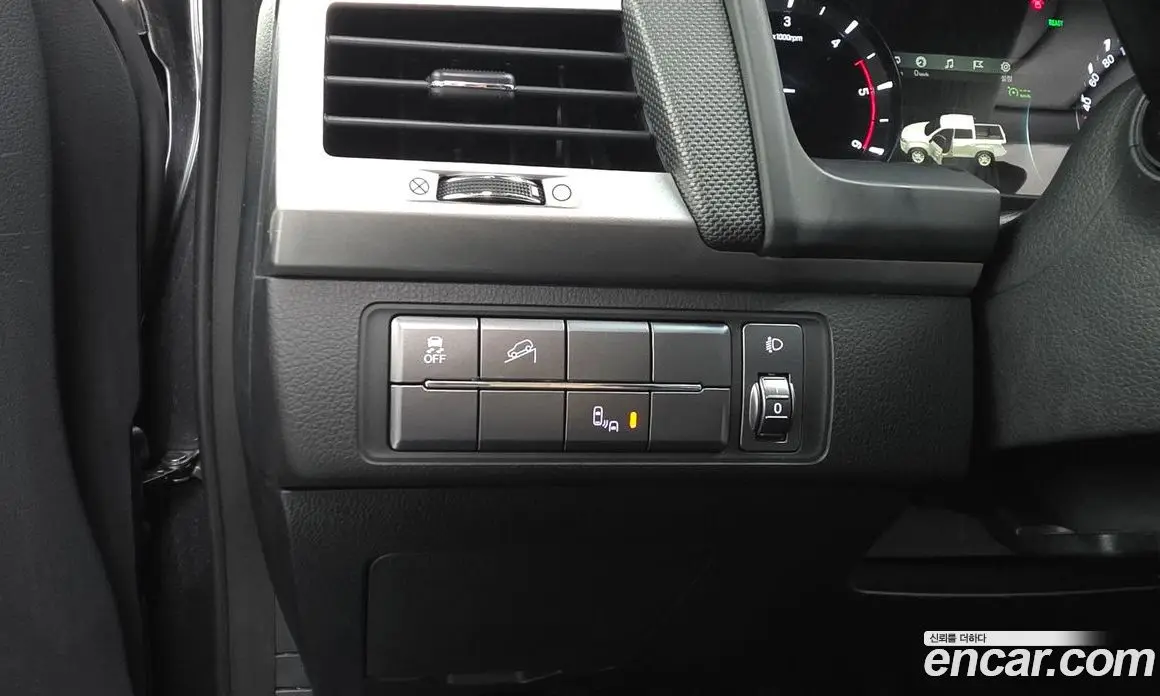 SsangYong Rexton 2018 2.2 автомат (гидро), фото 18