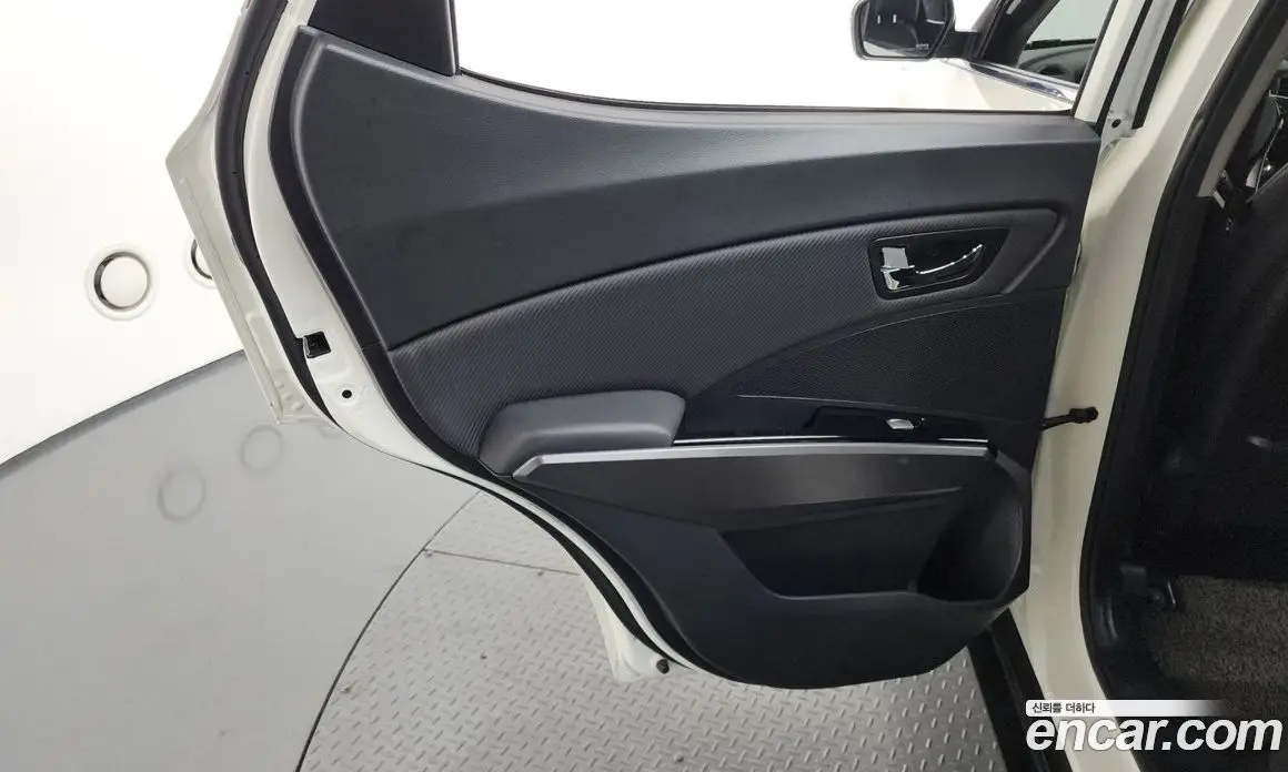 SsangYong TIBOLI 2017 1.6 автомат (гидро), фото 15