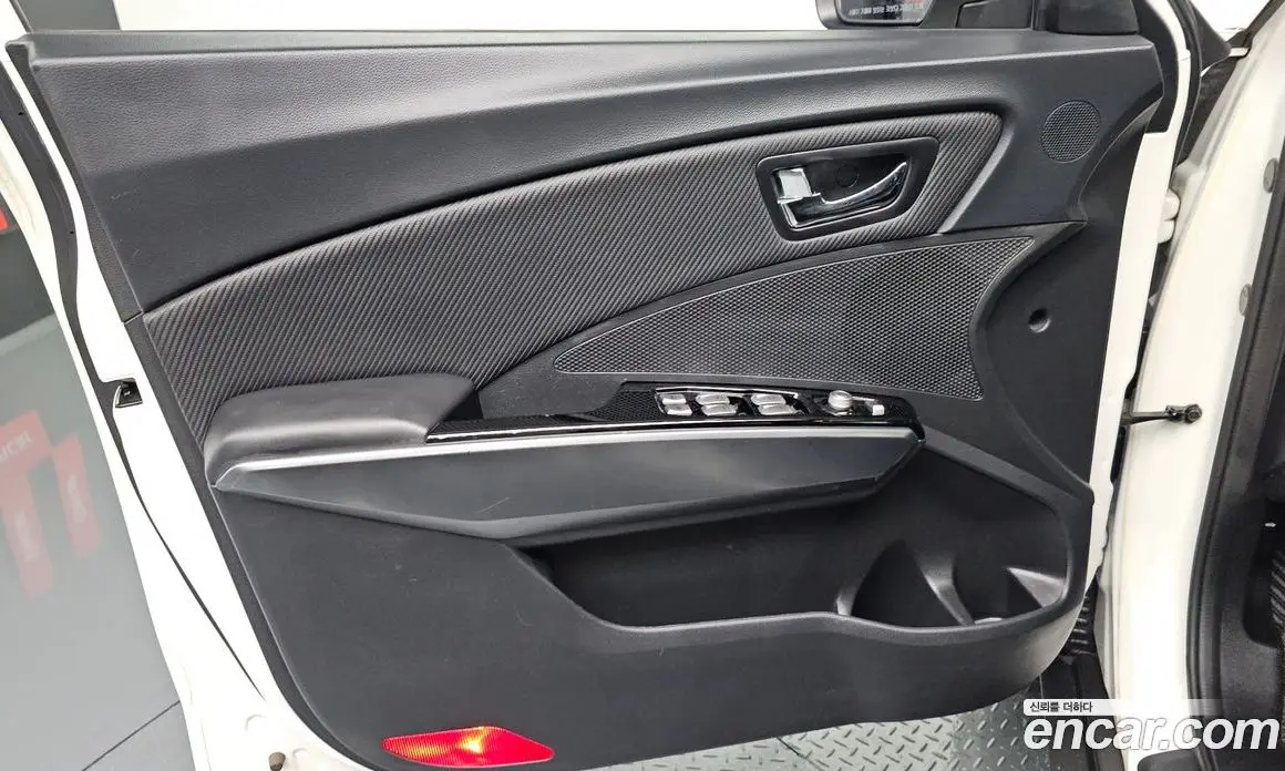 SsangYong TIBOLI 2018 1.6 автомат (гидро), фото 13