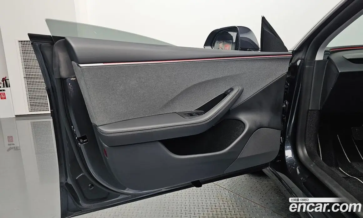 Tesla Model 3 2025 0.2 автомат (гидро), фото 13