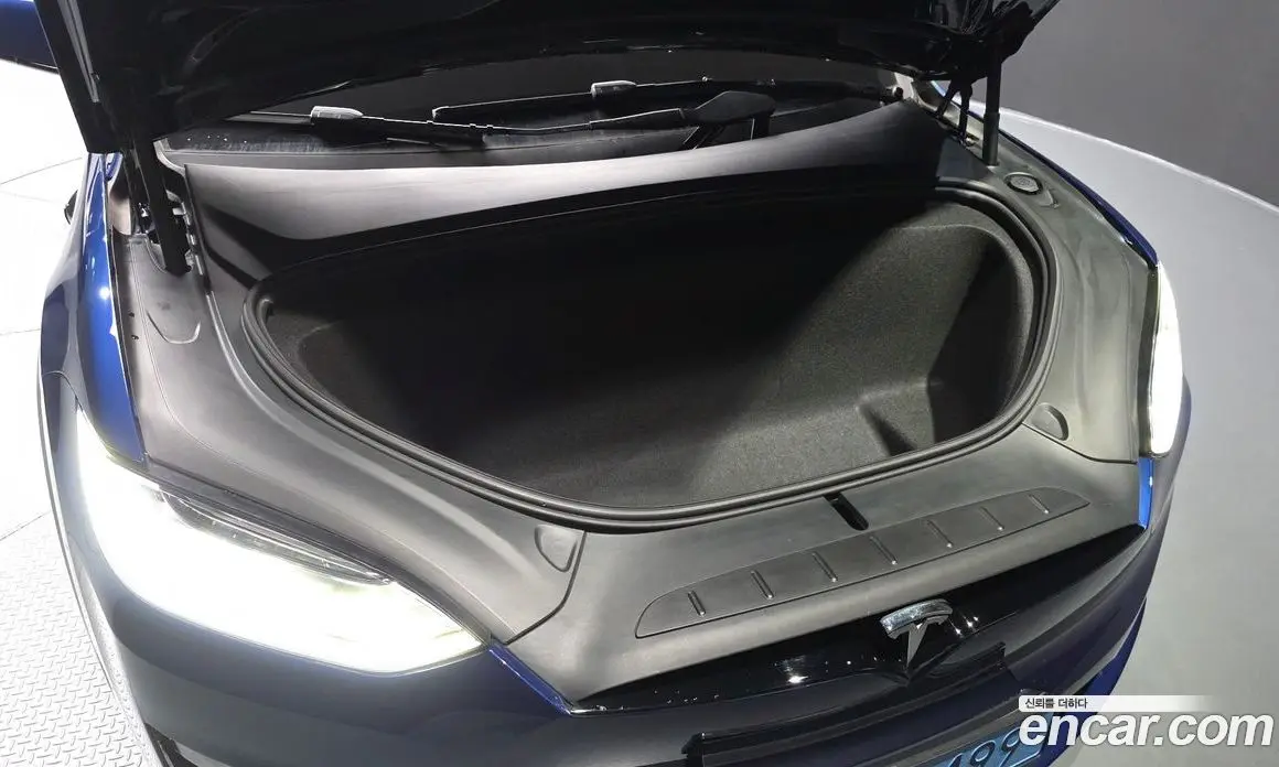 Tesla Model X 2023 0.3 автомат (гидро), фото 5