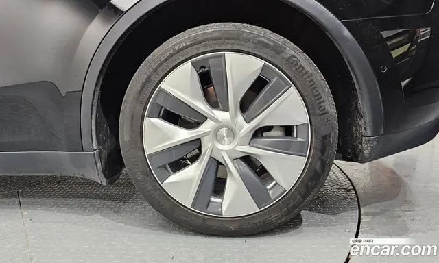 Tesla Model Y 2022 0.2 автомат (гидро), миниатюра 7