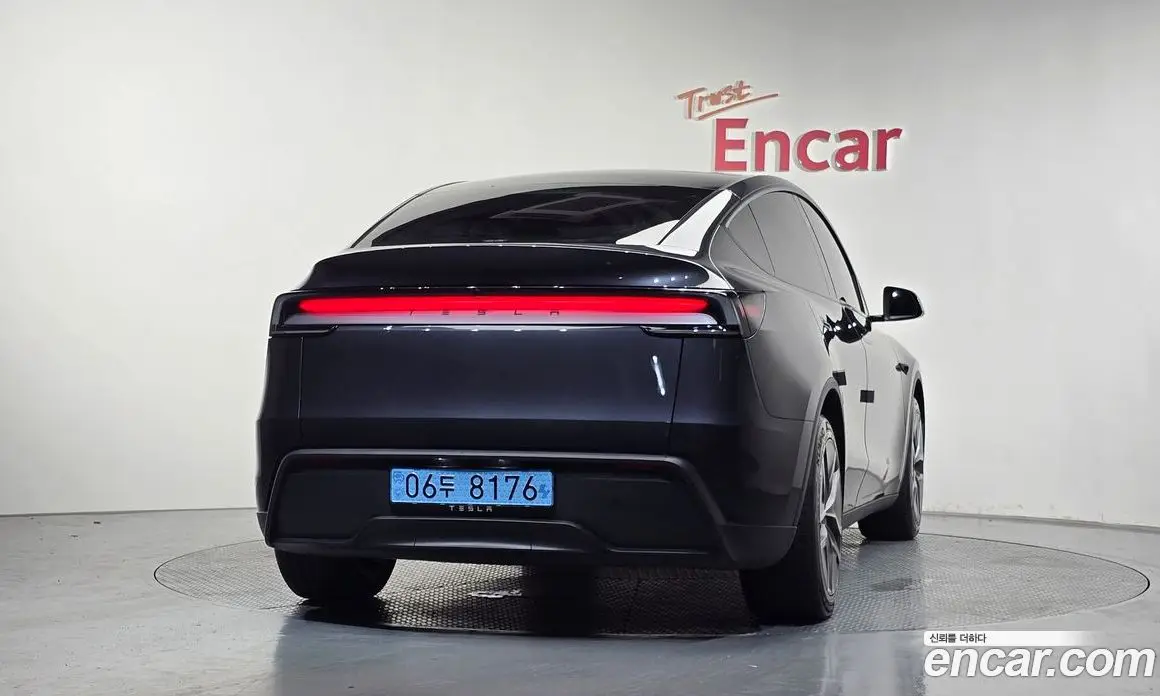 Tesla Model Y 2025 0.2 автомат (гидро), фото 4