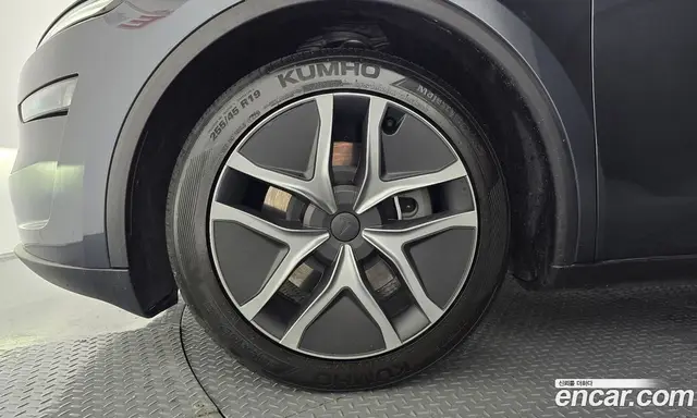 Tesla Model Y 2025 0.2 автомат (гидро), миниатюра 5