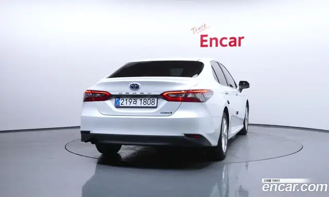 Toyota Camry 2023 2.5 автомат (гидро), миниатюра 4
