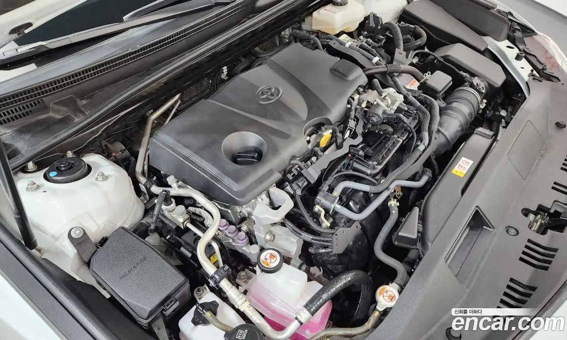 Toyota Camry 2023 2.5 автомат (гидро), фото 6