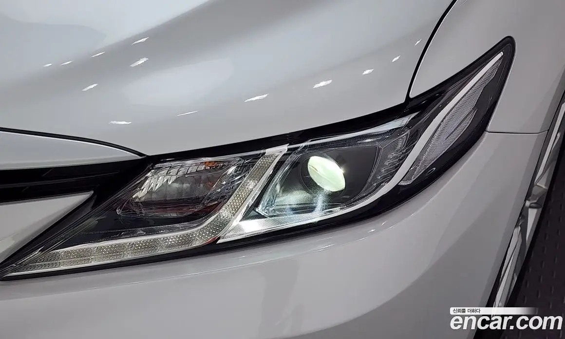 Toyota Camry 2023 2.5 автомат (гидро), фото 8