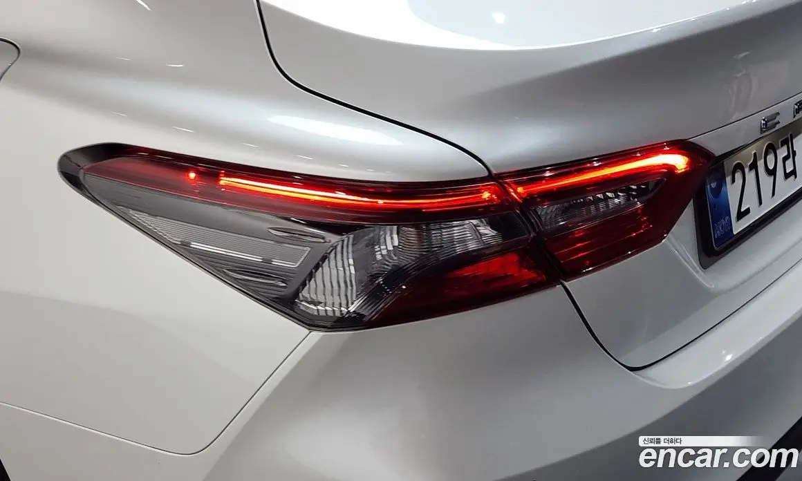 Toyota Camry 2023 2.5 автомат (гидро), фото 9