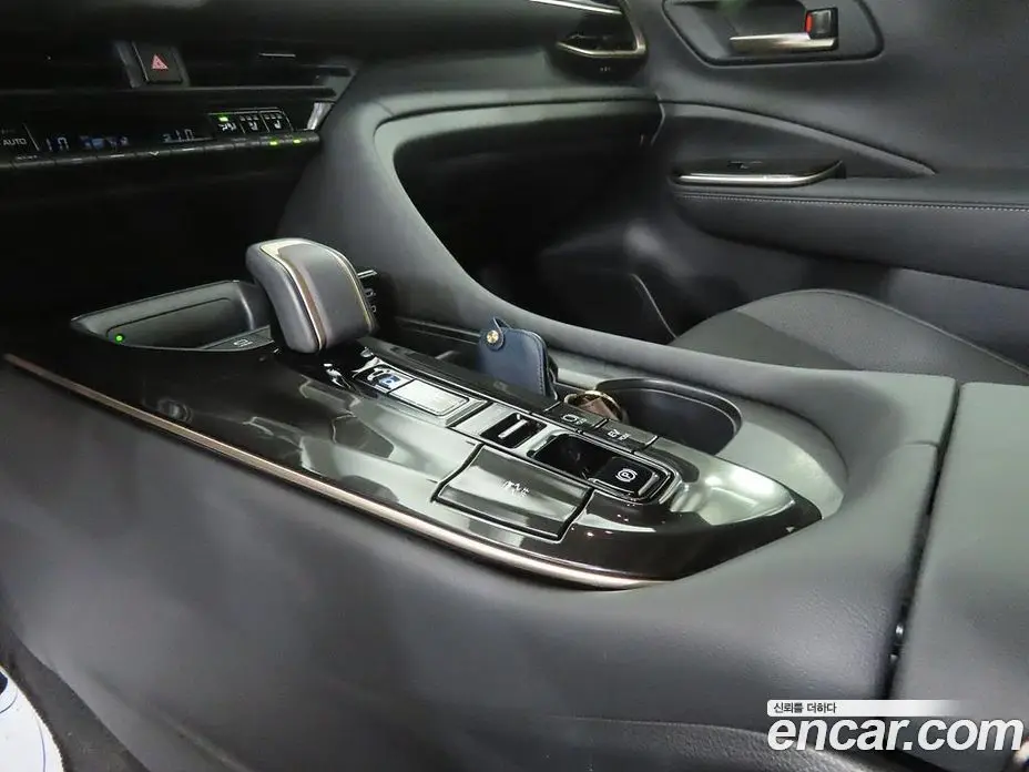 Toyota Crown 2024 2.5 автомат (гидро), фото 11