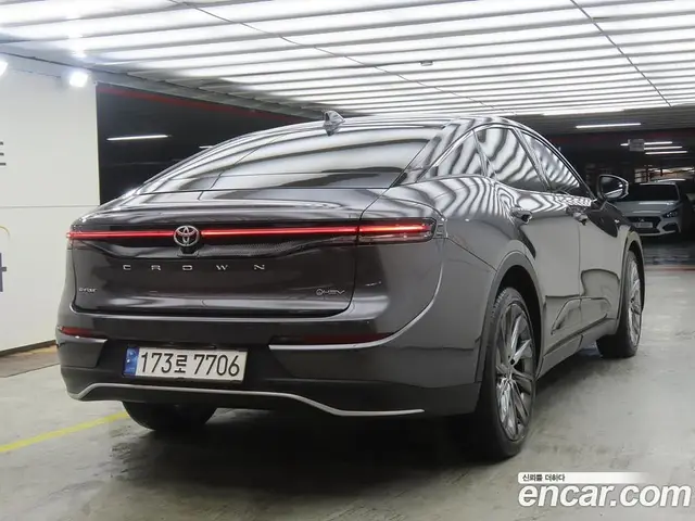 Toyota Crown 2024 2.5 автомат (гидро), миниатюра 4