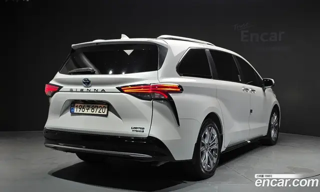 Toyota Sienna 2023 2.5 автомат (гидро), миниатюра 2