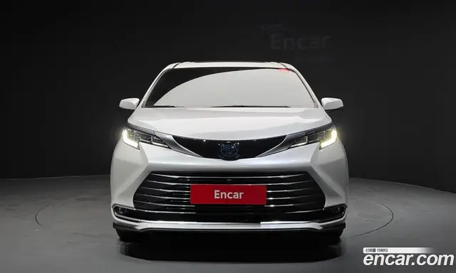 Toyota Sienna 2023 2.5 автомат (гидро), миниатюра 3