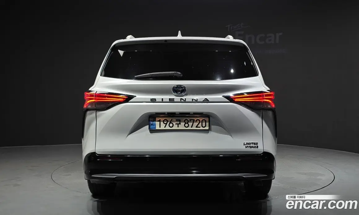 Toyota Sienna 2023 2.5 автомат (гидро), фото 4
