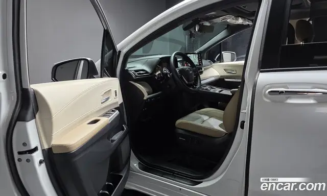 Toyota Sienna 2023 2.5 автомат (гидро), миниатюра 10