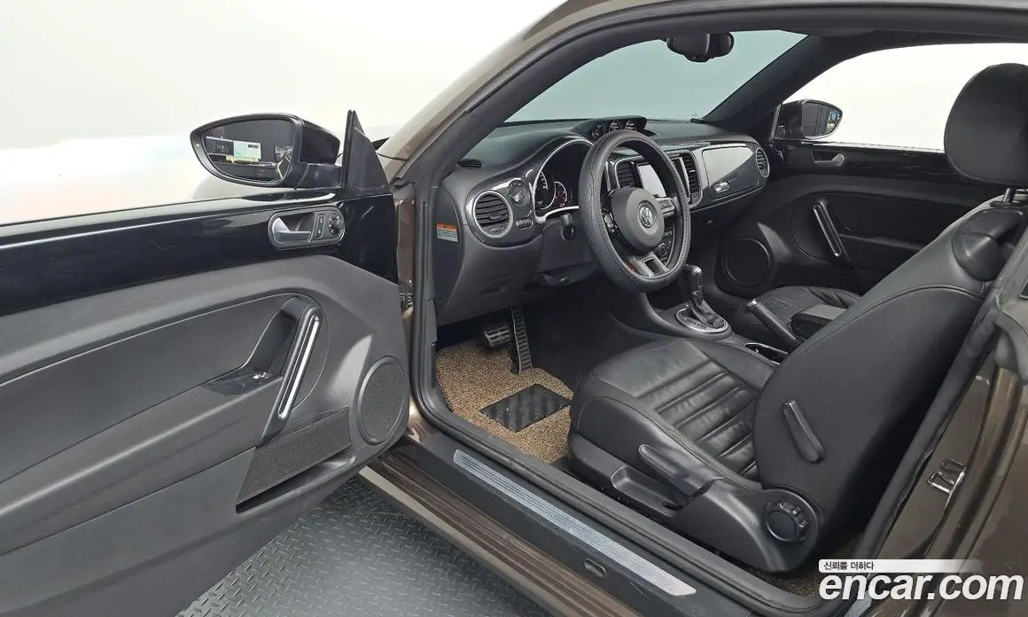 Volkswagen Beatle 2014 2.0 автомат (гидро), фото 13