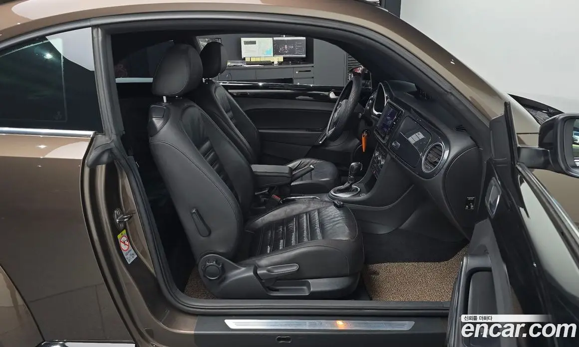 Volkswagen Beatle 2014 2.0 автомат (гидро), фото 16