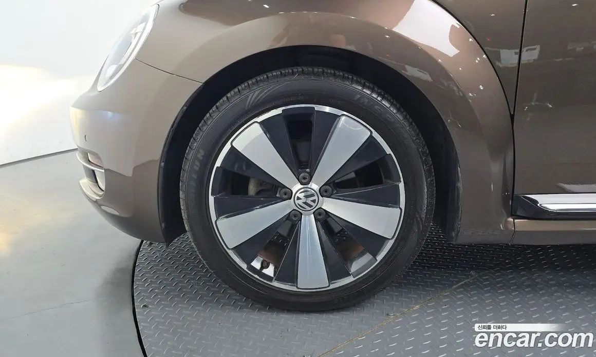 Volkswagen Beatle 2014 2.0 автомат (гидро), фото 5