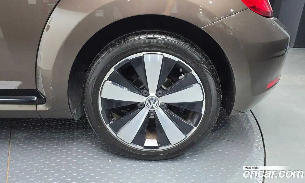 Volkswagen Beatle 2014 2.0 автомат (гидро), фото 7