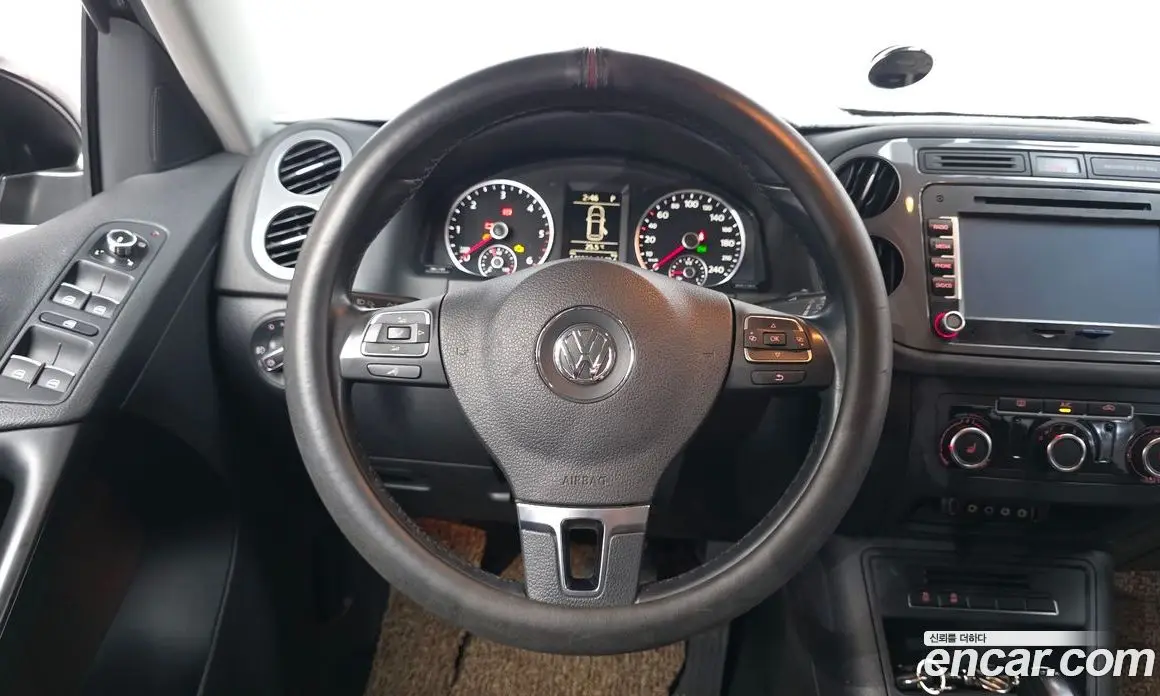Volkswagen Tiguan 2014 2.0 автомат (гидро), фото 13