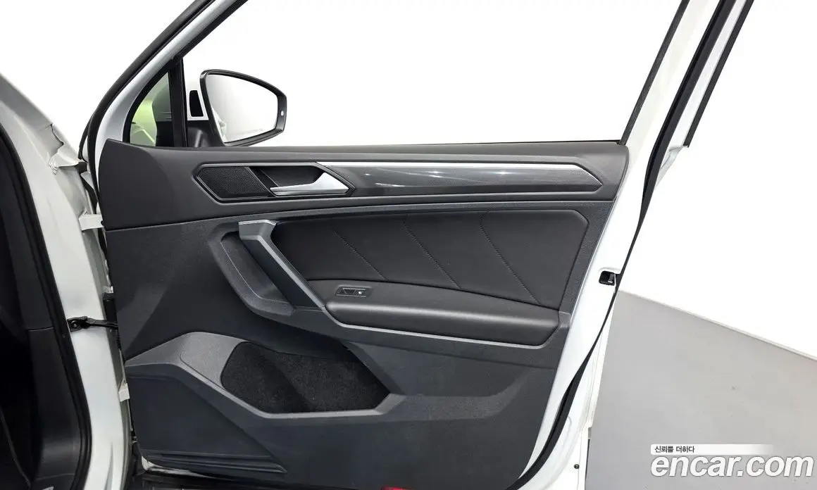 Volkswagen Tiguan 2019 2.0 автомат (гидро), фото 14