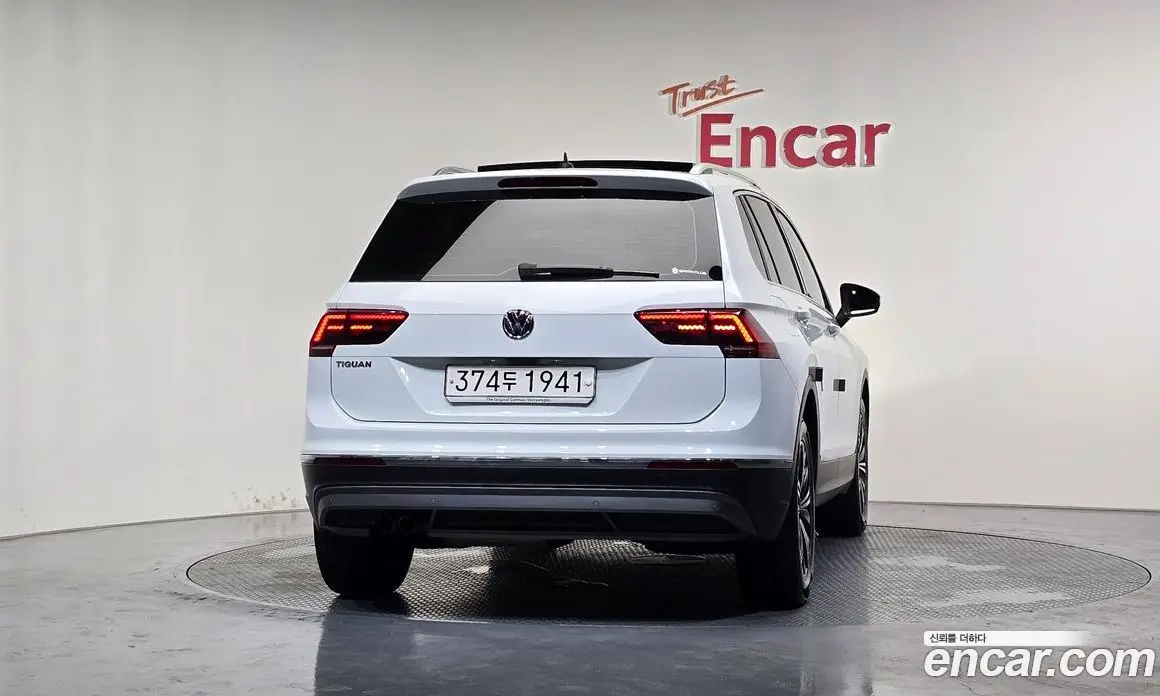 Volkswagen Tiguan 2019 2.0 автомат (гидро), фото 4
