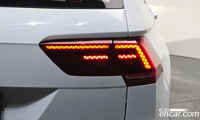 Volkswagen Tiguan 2019 2.0 автомат (гидро), миниатюра 9