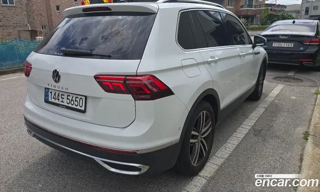 Volkswagen Tiguan 2024 2.0 автомат (гидро), миниатюра 4