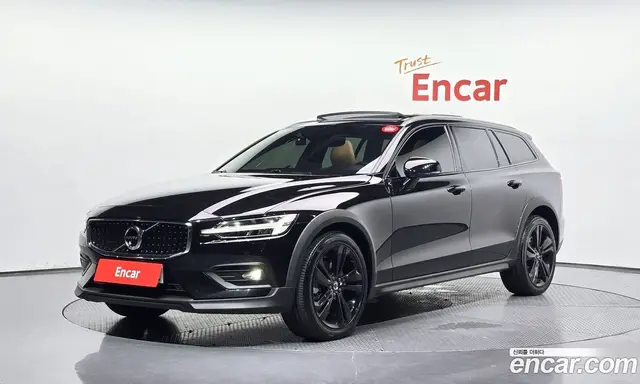 Volvo V60, 2020, 117 347 км