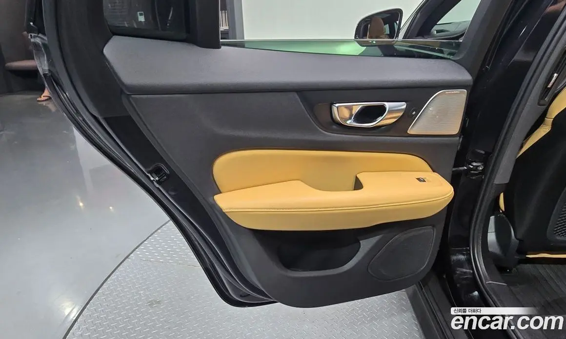 Volvo V60 2020 2.0 автомат (гидро), фото 15
