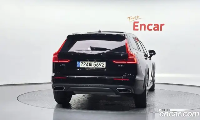 Volvo V60 2020 2.0 автомат (гидро), миниатюра 4