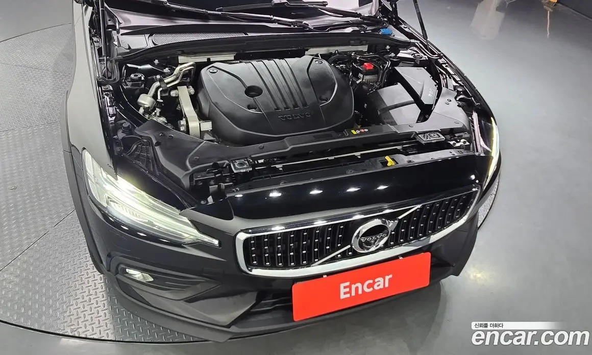 Volvo V60 2020 2.0 автомат (гидро), фото 6