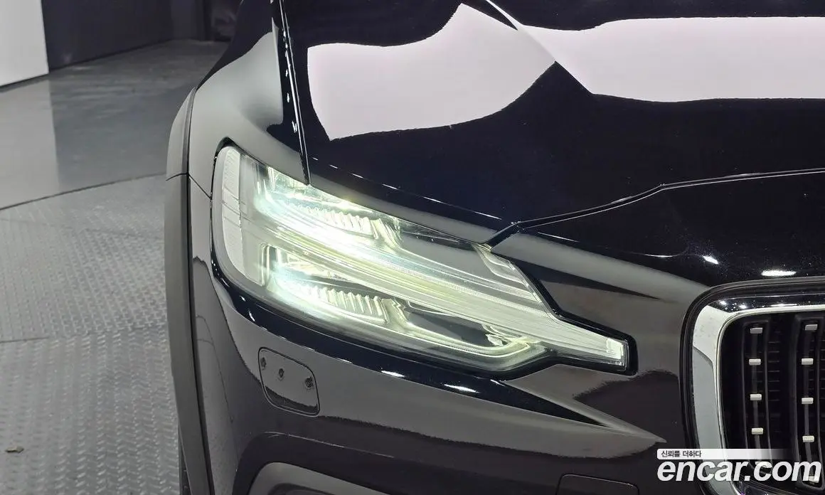 Volvo V60 2020 2.0 автомат (гидро), фото 8